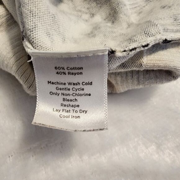 Talbots Womens 3/4 Sleeve Scoop Neck Black and White Floral Print Sweater Size S - Picture 3 of 8